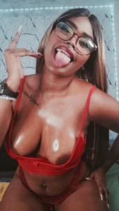 ebonyciaraqueenのbig breastsの 3枚の写真