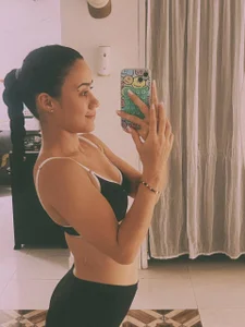 lizzy_kane Your sweet and crazy Lizzy 🎈🍒🌼🧠 Pic 3