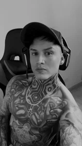 black de Chrissblack  3 Imagens