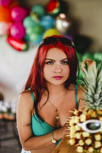 AbbyWathson 🌴🍍ALOHA Pic 4