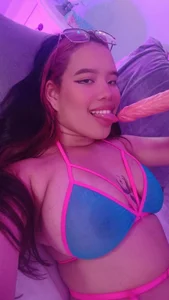 shayra_alina Help me reach 1000 likes 😈 Pic 3