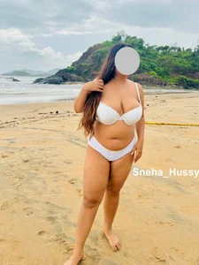 White Cheeky Bikini de sneha_hussy Foto 2