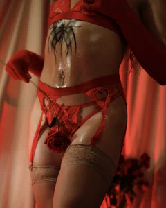 misschloe__ miss valentine's Immagine  2