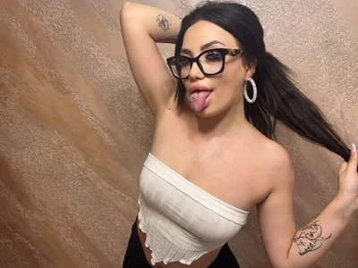 LisaRaee That sexy tongue Poză 9