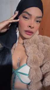 EmmaEbony_ “Don't play with me... I do know how to play 😌” Kuva 8