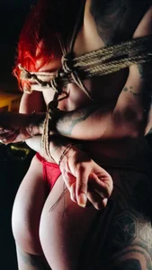 Lexxii_Hot Public Εικόνα 2