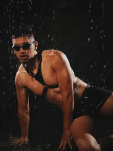 Aaronfox_x rain Pic 5