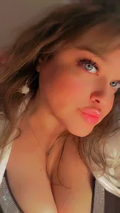 MILFTeaseDDD Public Pic 4