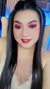 QueenieBrooks Public Pic 2