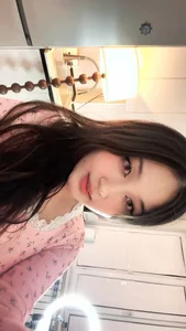 PaulaPeterson pink public Pic