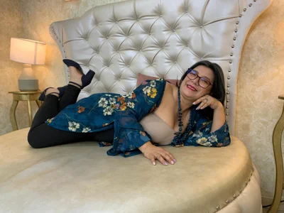 Madame_Jay Public Pic 3