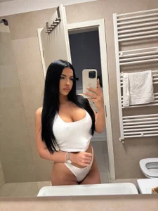 NouraMalviのPublicの 6枚の写真