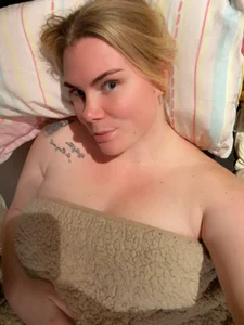 SexyBlondJoanna Public Pic 6