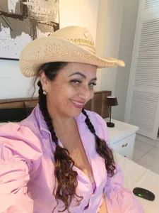 AlessandraLeroy cowgirl girl Foto