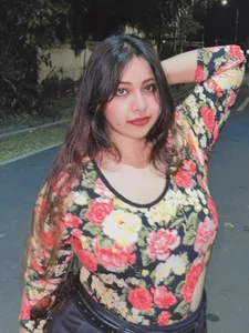 tiyamoon ❤️  3টি ছবি