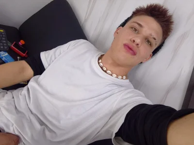 Liam_York_のI'M JUST A NICE GUYの 6枚の写真