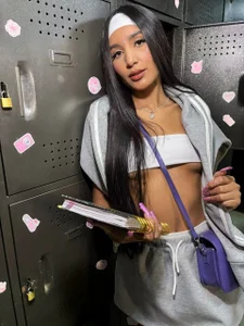 BellaCarteer_: After classes 📔🍎 ( 8 фото)