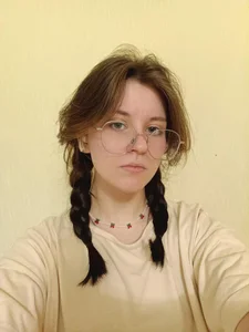 Milana_Cold Public Εικόνα