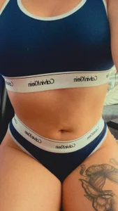 Zdjęcia Amy_joones get lost in my curves 🎗: 