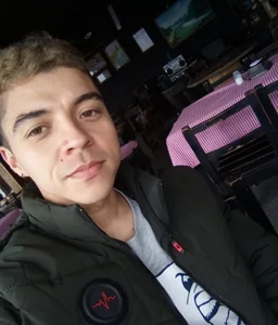 Andrew_Taylor09 Look and surprise yourself Gambar 3