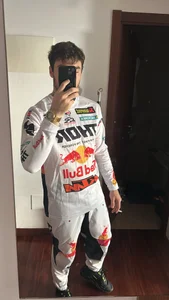 kikxoto Public Foto 6