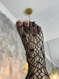 Gabyoficial_ fishnet stockings Immagine  5