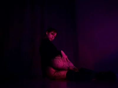 karalinhks Neon Muse Pic