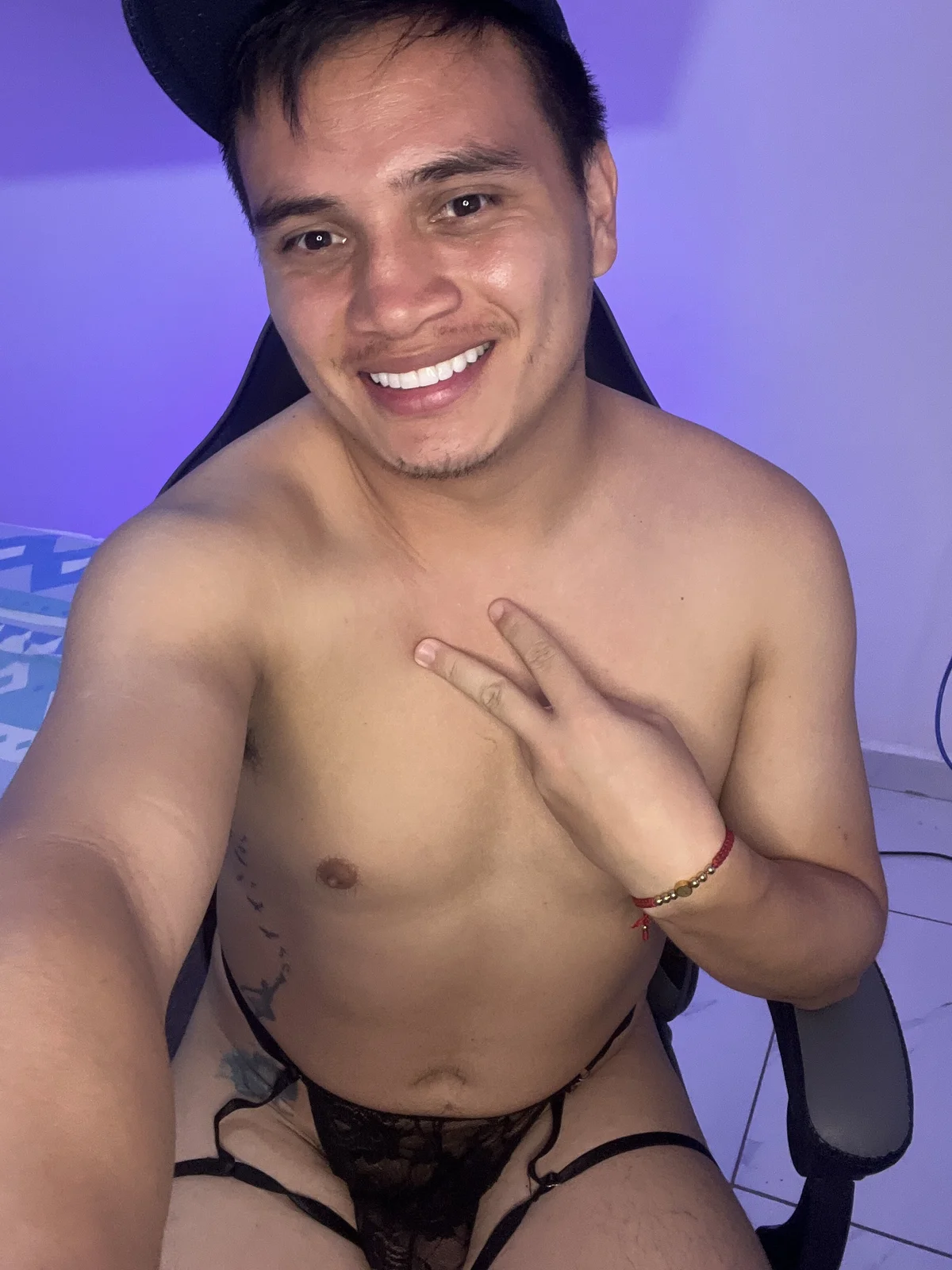 ahntony_hot  3220. kiemelt képe