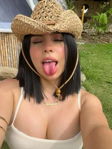 crisbell_lopezのf.の 3枚の写真