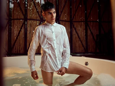 Dani_mc1 an afternoon in the jacuzzi Pic 7