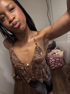 Halligirl Public Pic