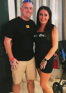 WifeWithPermission Me and hubby - {count, plural, one {תמונה אחת} two {שתי תמונות} many {# תמונות} other {# תמונות}}