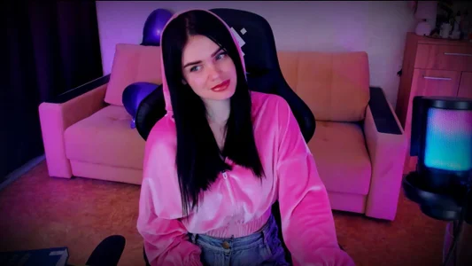 Lora_Secret LC Pic 3