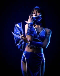 jessi_lemuss Kitana ready to play Foto 5