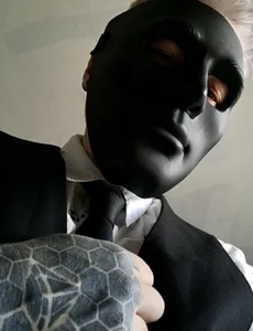 Kay5196のMasked Teaseの枚の写真