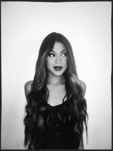 clara_evanss_s Here is this cute girl with red lips Immagine  3