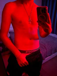 My sexy body in red light de DarkPr1nce  Imagens