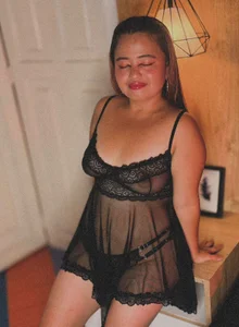 Alana_Petite_ Public Pic 8