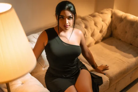 AdeleGray Public Pic 9