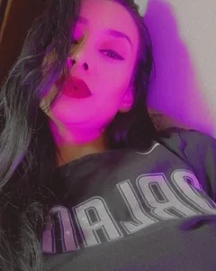 _kelly_hous36 Public টি ছবি