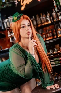 Miamontoya 🍀Want 2 have this Shot with Me?🍑St.Patrick's Photo Immagine 