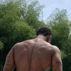 strong__anthonyPublic Bild