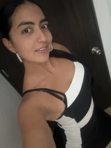 Bella_sex69 Public Pic 6