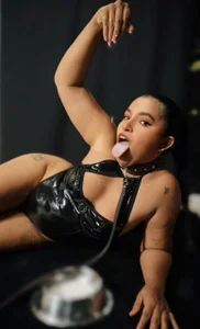 BDSM_MEDUZAPretty bitch open your mouth 🖐🏼💦图片