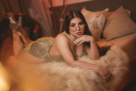 MilaCravee Golden Temptation ✨💫🔥 Pic 3