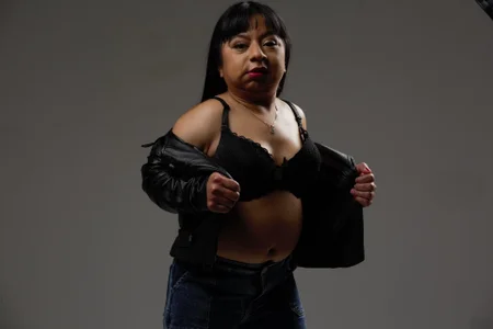 SARAWILLS Short and Black❤❤❤ Pic 7