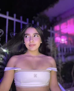 HaileyBiieber 💗 Pic 3