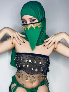 your arabic dace 🖤🐈‍⬛ de yara_hind Foto 7