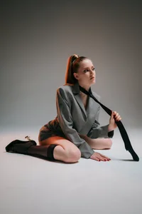 She Knows the Terms od LexiBookwell  6 snímek