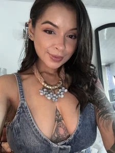 April Flirt Mode de Selena_G69  4 Imagens